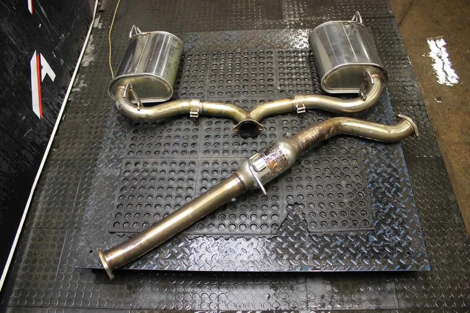 00-09 HONDA AP1 AP2 S2000 NVIDIA Q300 EXHAUST ***DAMAGE***