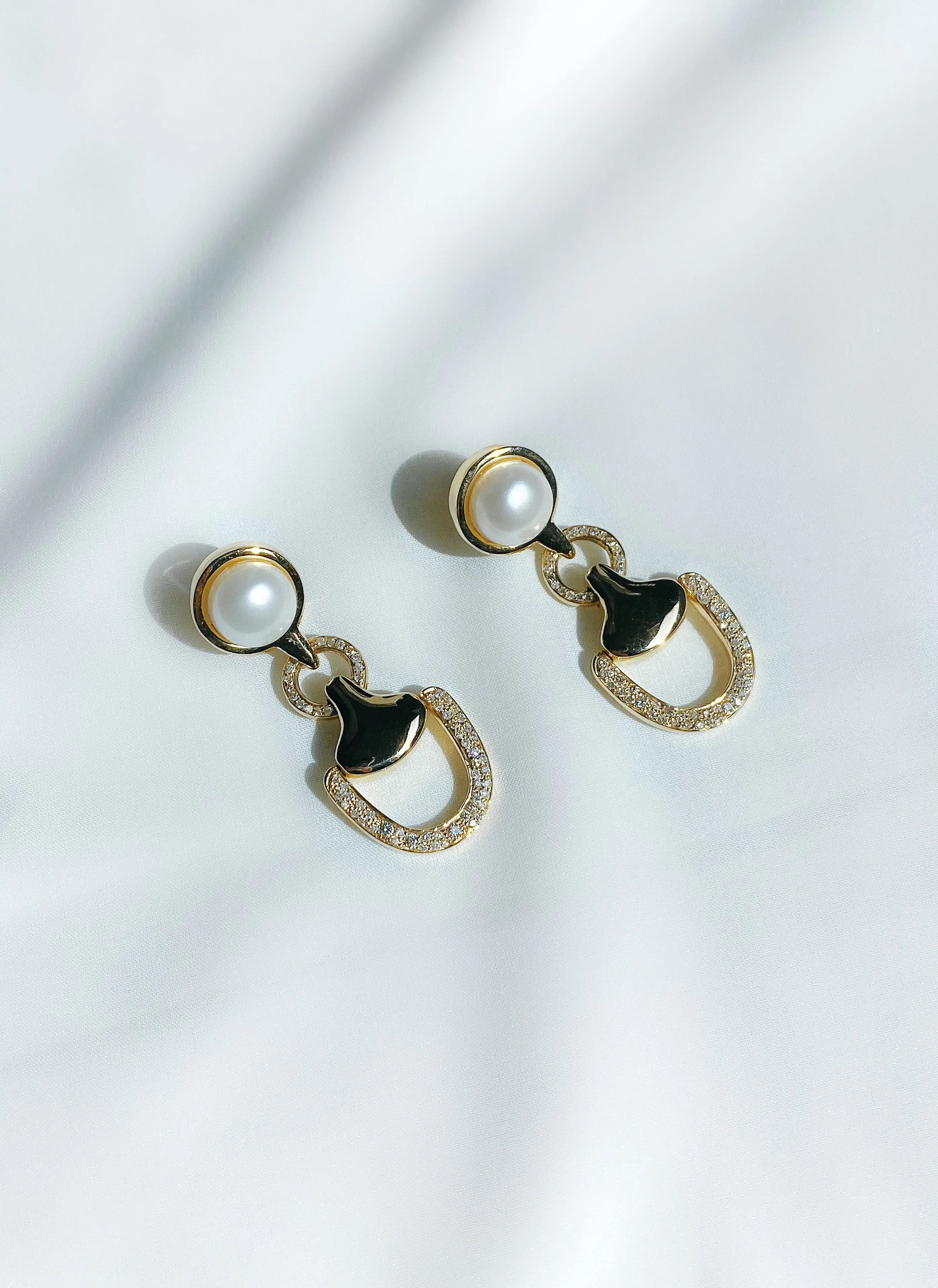 Churchill Downs Earrings | Gold Diamond