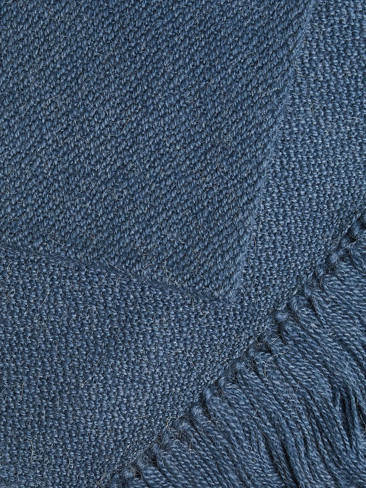 Gobi Solid Scarf in Bleu Gris